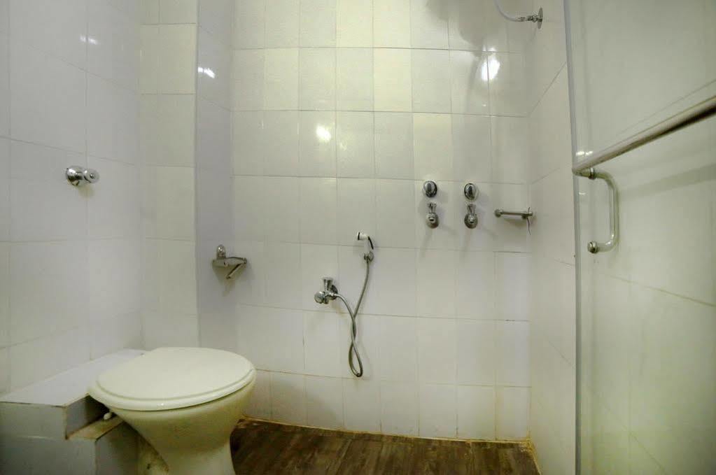 Fabhotel Keerthi'S Anupama - Nr Indira Gandhi Stadium Vijayawāda Eksteriør bilde